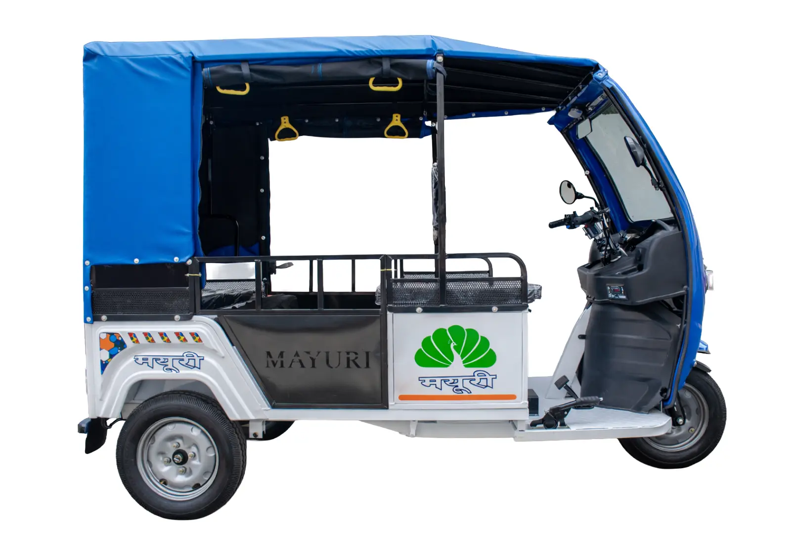 Mayuri Rattan L5 passenger auto, front three-quarter view